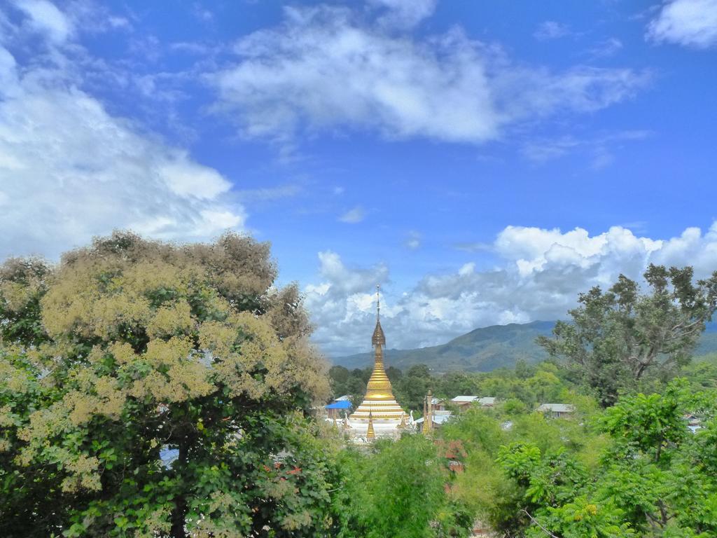 Golden Lotus Inle Hotel Nyaung Shwe Exterior foto